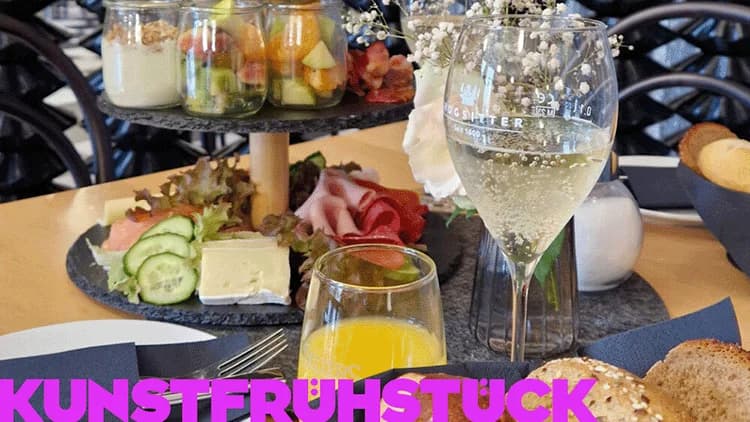 Kunstfrühstück: Im Restaurant Gustav